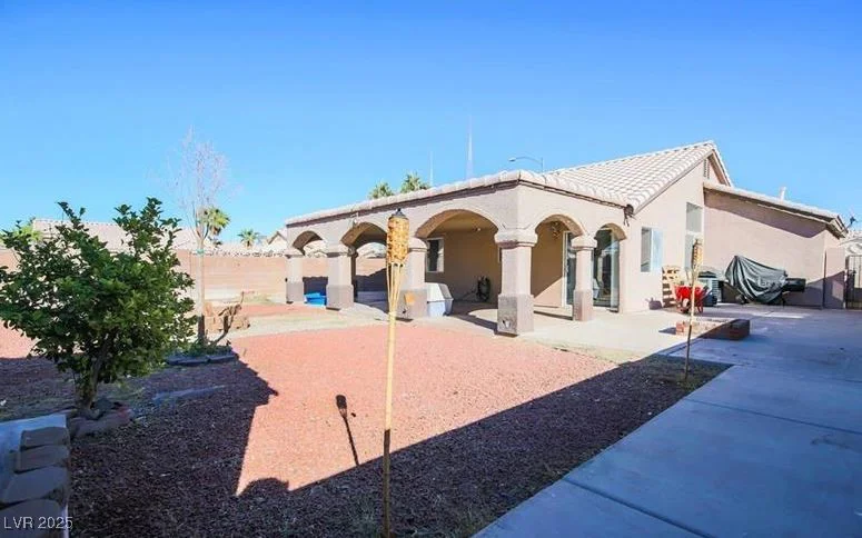 1713 Golden Sky, Las Vegas, NV 89106