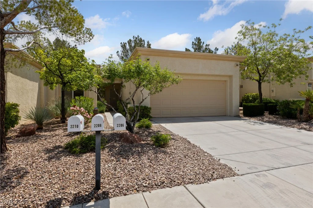 2208 Spring Water, Las Vegas, NV 89134
