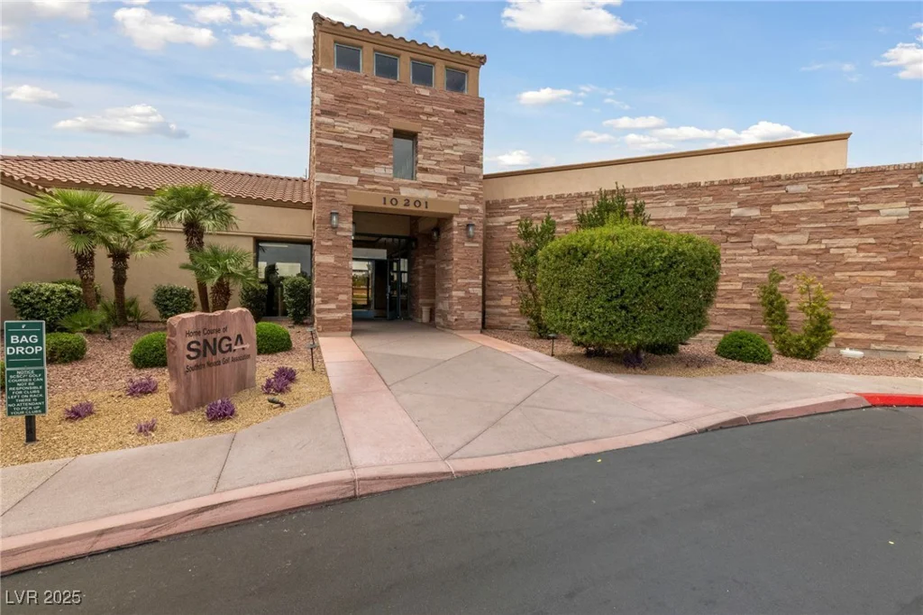 2208 Spring Water, Las Vegas, NV 89134