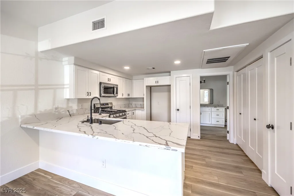 9303 Gilcrease, Las Vegas, NV 89149