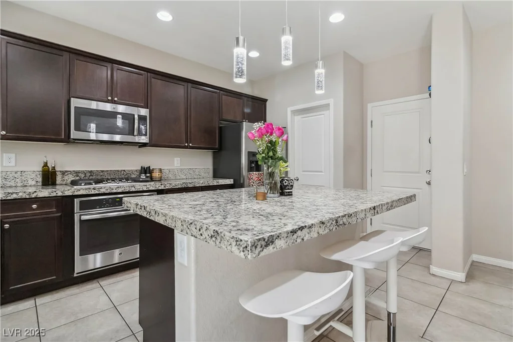 6731 Sumatra, Las Vegas, NV 89166