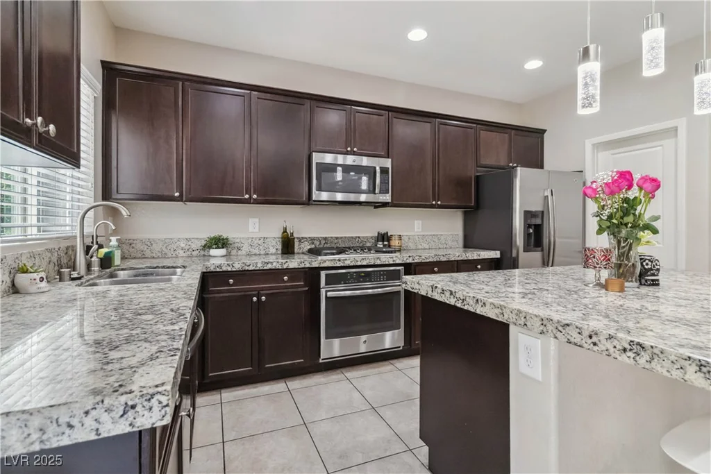 6731 Sumatra, Las Vegas, NV 89166