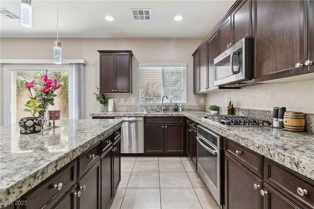 6731 Sumatra, Las Vegas, NV 89166