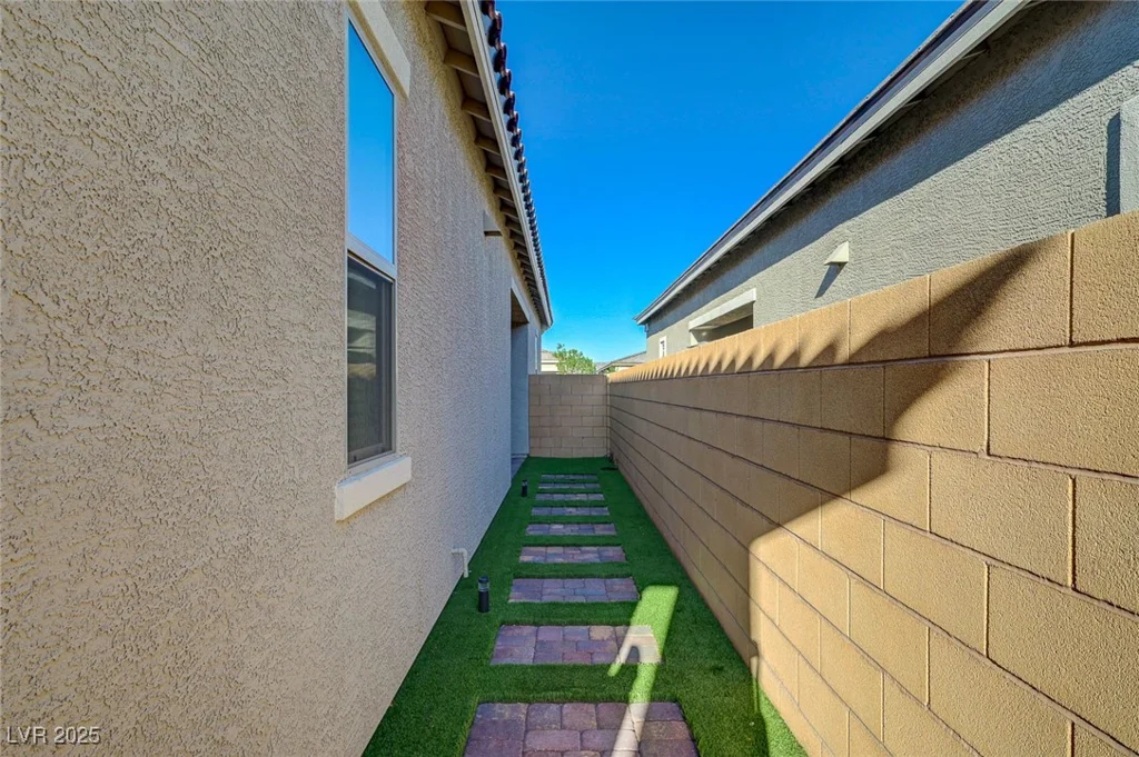 10251 Tiger Milkweed, Las Vegas, NV 89141