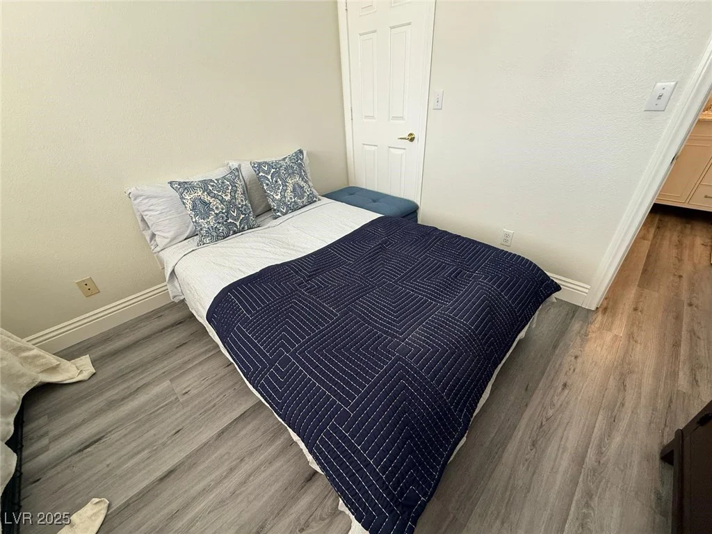 10071 Lemon Valley, Las Vegas, NV 89147