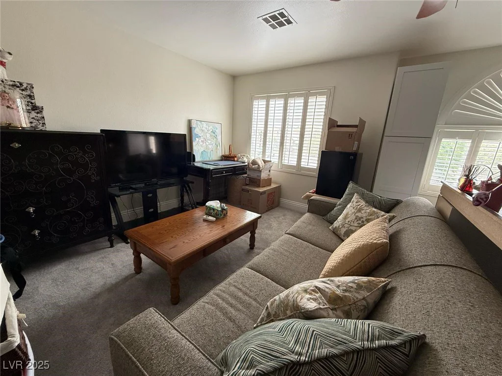 10071 Lemon Valley, Las Vegas, NV 89147