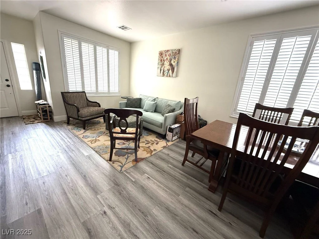 10071 Lemon Valley, Las Vegas, NV 89147