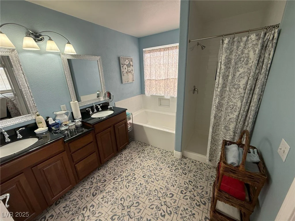 10071 Lemon Valley, Las Vegas, NV 89147