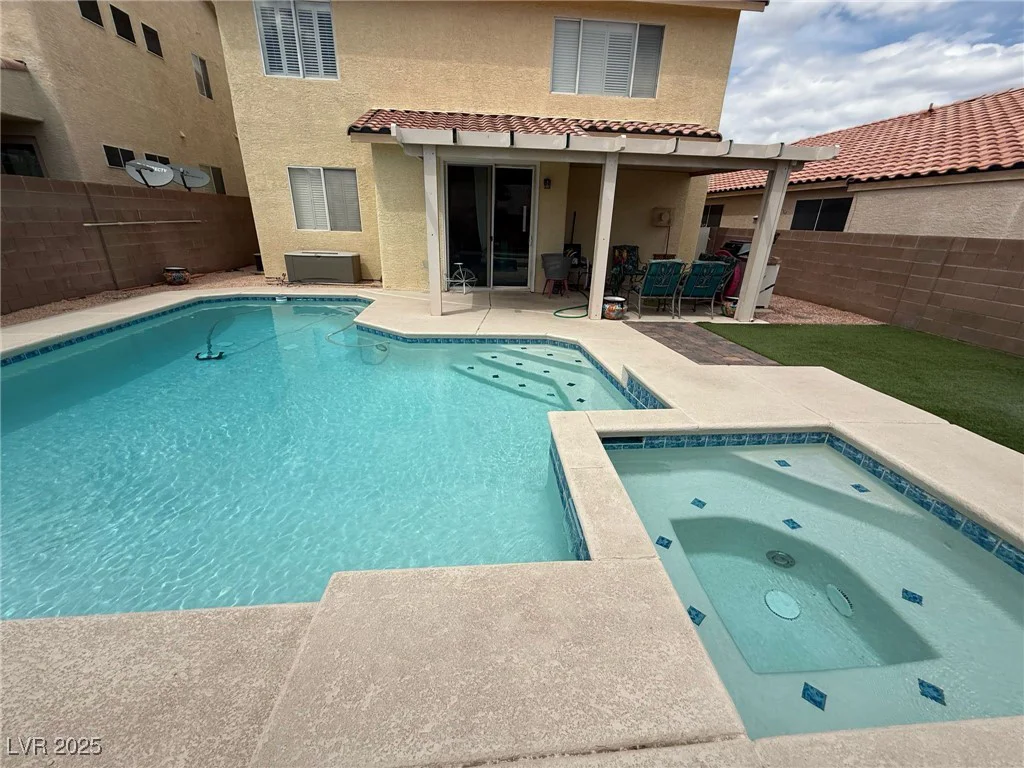 10071 Lemon Valley, Las Vegas, NV 89147