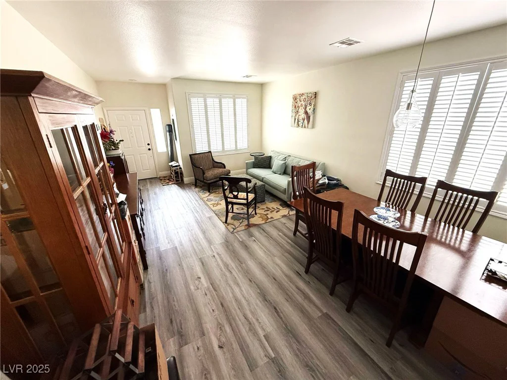 10071 Lemon Valley, Las Vegas, NV 89147