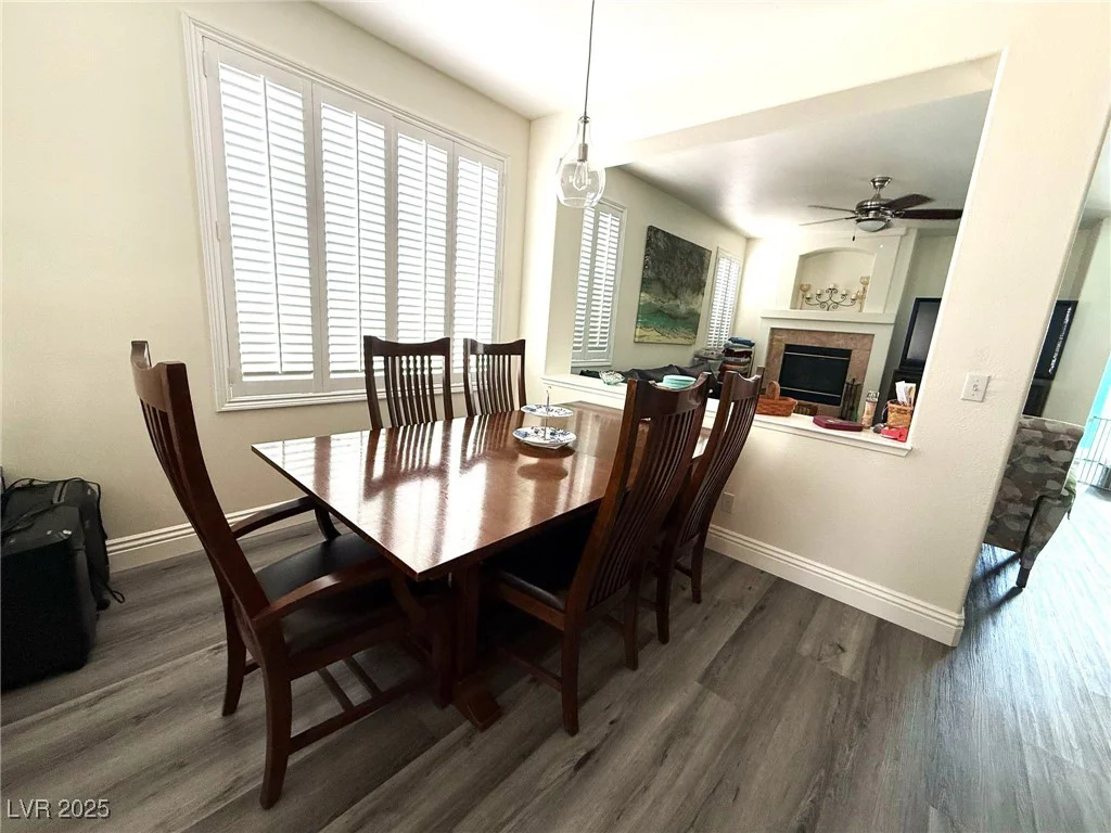 10071 Lemon Valley, Las Vegas, NV 89147