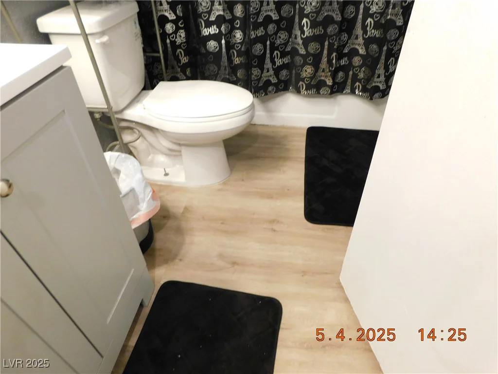 4663 Sand Creek, Las Vegas, NV 89103