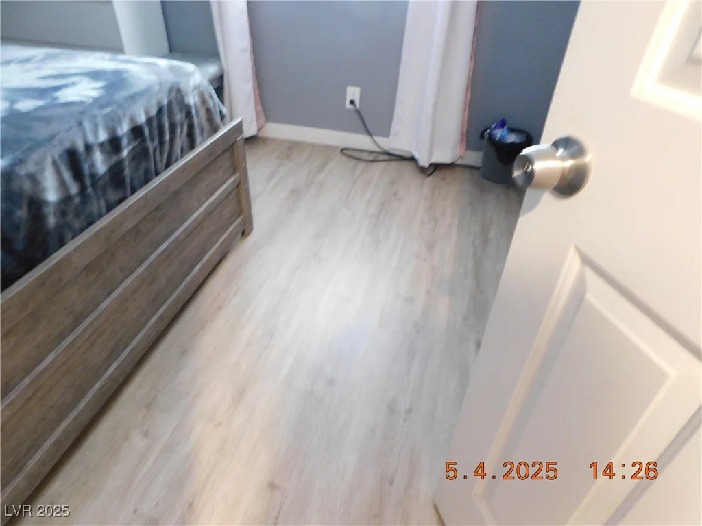 4663 Sand Creek, Las Vegas, NV 89103