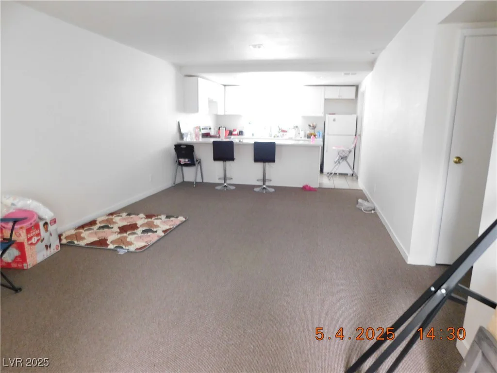 4663 Sand Creek, Las Vegas, NV 89103