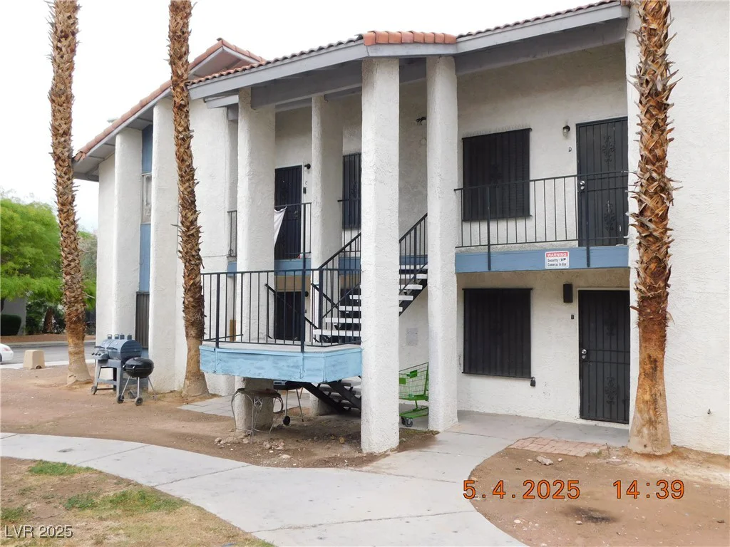 4663 Sand Creek, Las Vegas, NV 89103