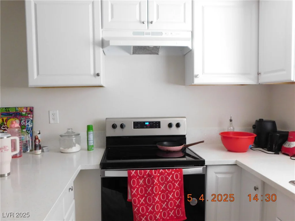 4663 Sand Creek, Las Vegas, NV 89103
