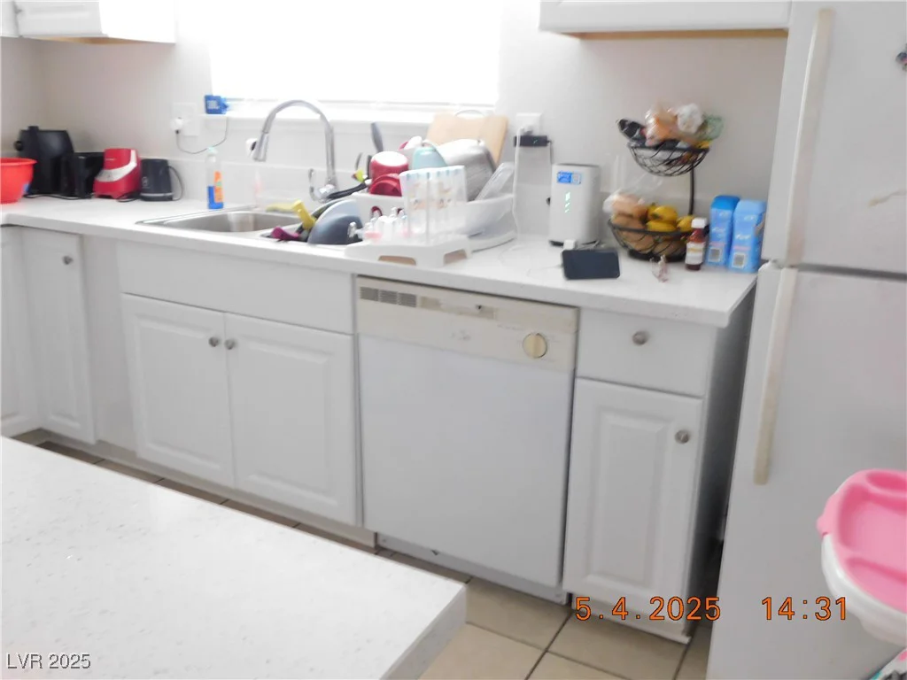 4663 Sand Creek, Las Vegas, NV 89103