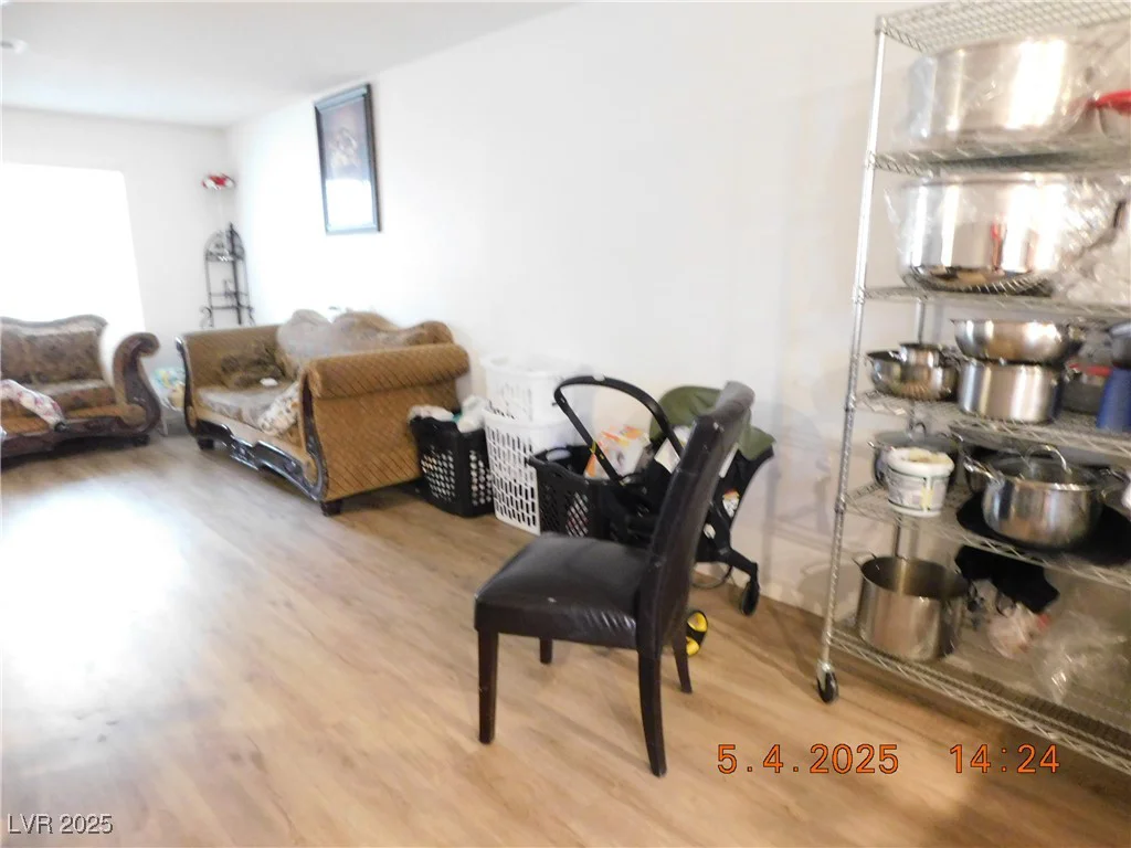 4663 Sand Creek, Las Vegas, NV 89103