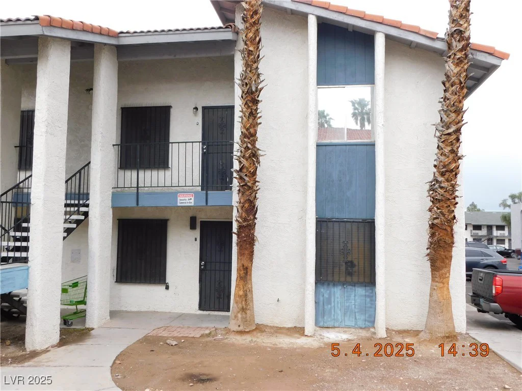 4663 Sand Creek, Las Vegas, NV 89103