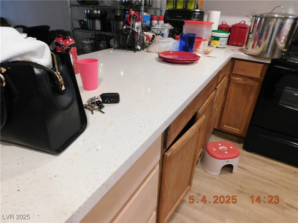 4663 Sand Creek, Las Vegas, NV 89103