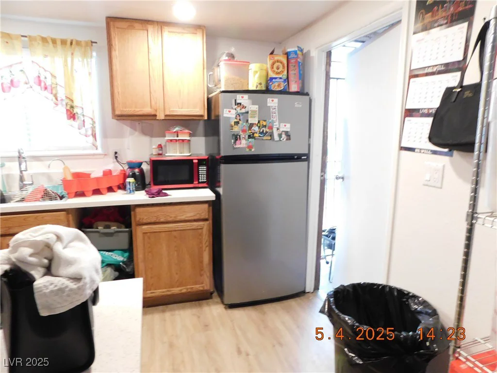 4663 Sand Creek, Las Vegas, NV 89103