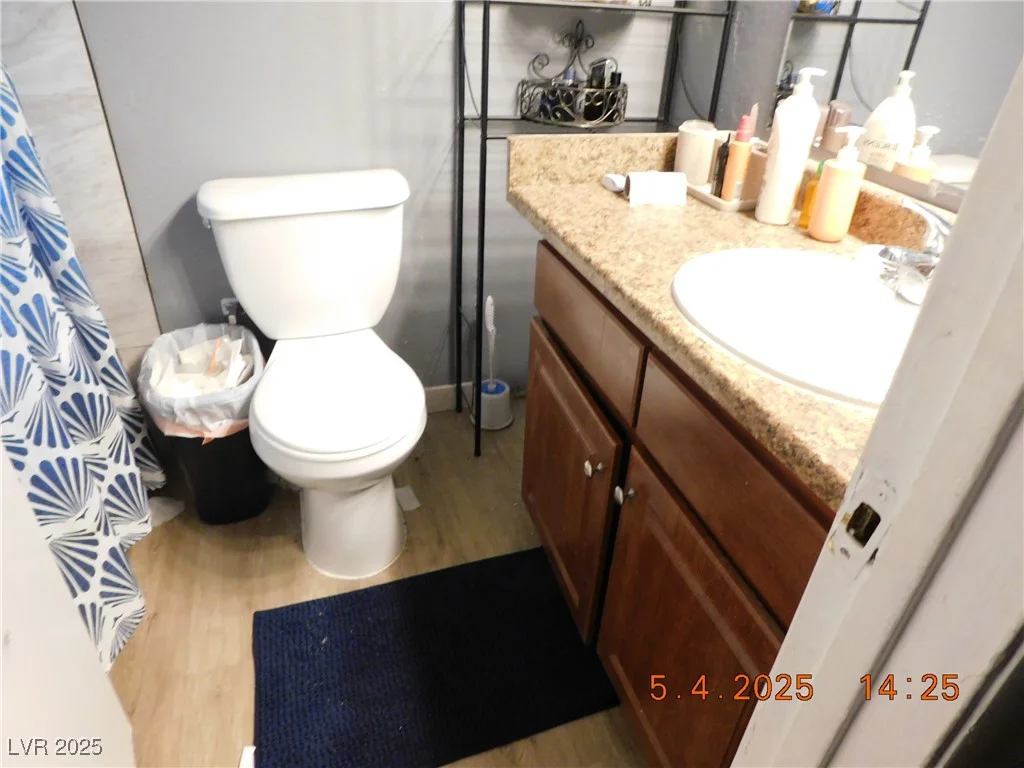 4663 Sand Creek, Las Vegas, NV 89103