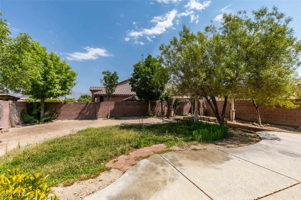 1004 Windy Ferrell, North Las Vegas, NV 89081