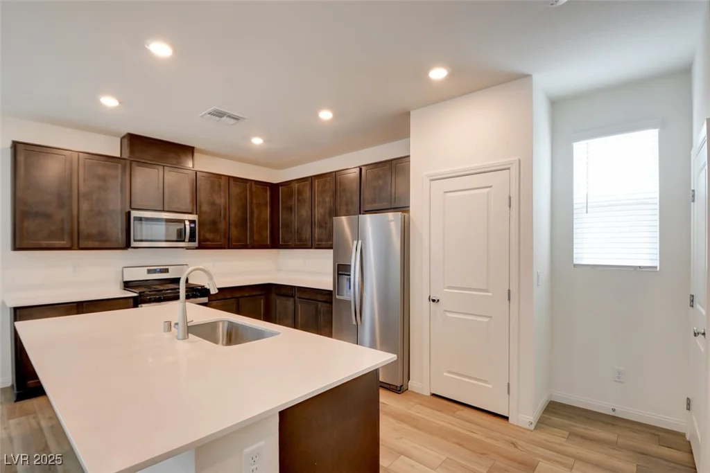 8909 Cherry Barn, Las Vegas, NV 89113