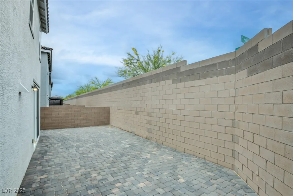 8909 Cherry Barn, Las Vegas, NV 89113