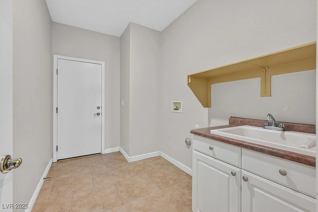 6150 Bunker Commons, Las Vegas, NV 89108