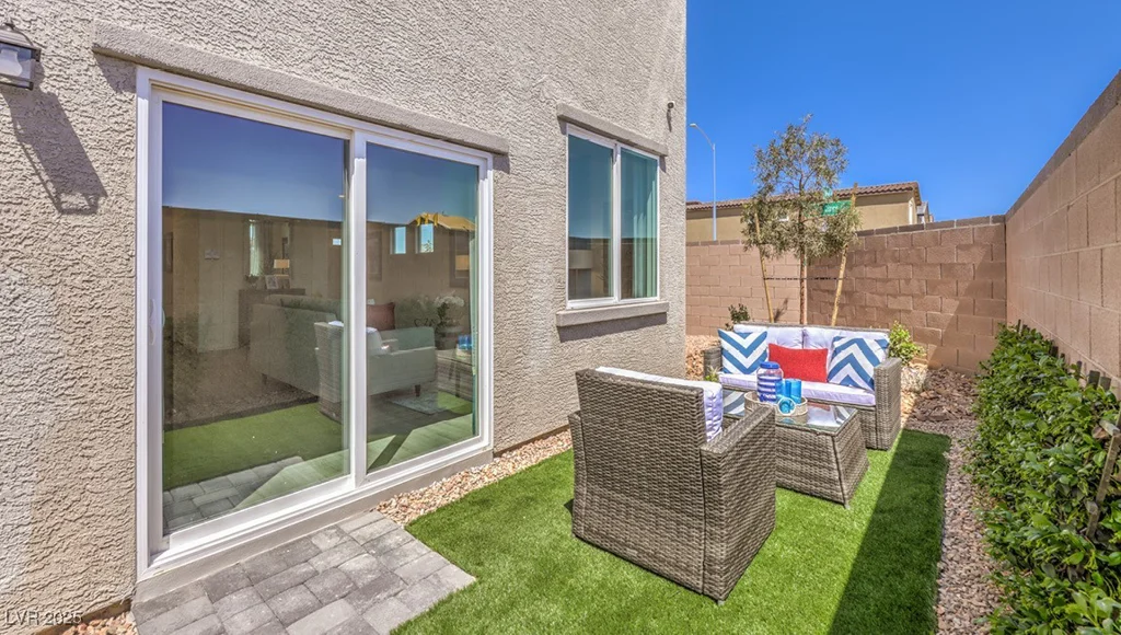 4755 Bluebird Cliffs Ave, Las Vegas, NV 89141