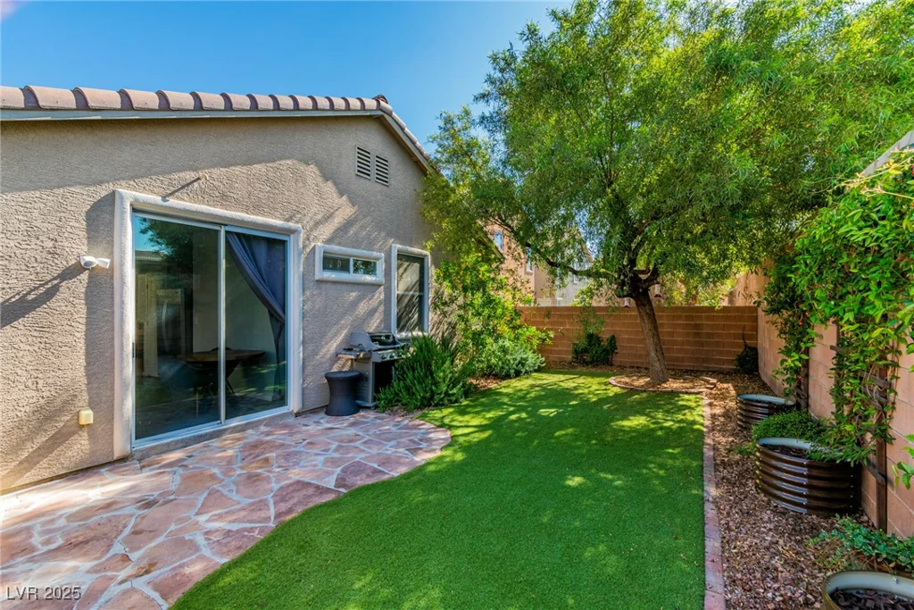 2409 Cockatiel, North Las Vegas, NV 89084