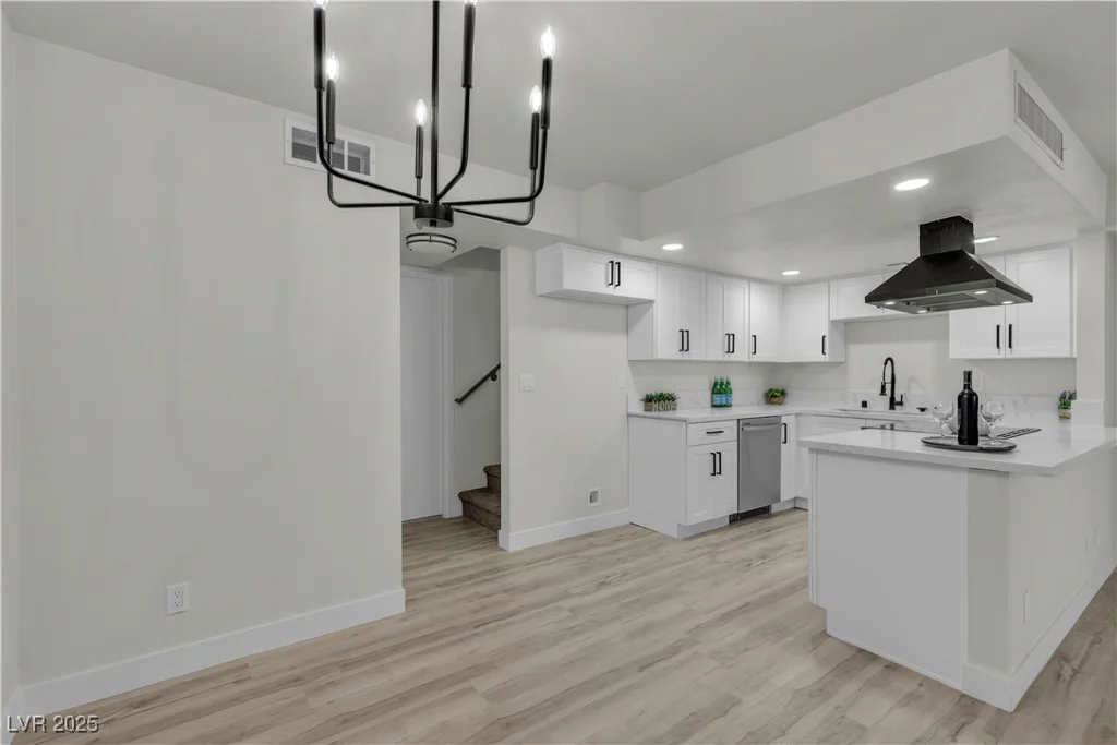 2461 Old Forge, Las Vegas, NV 89121