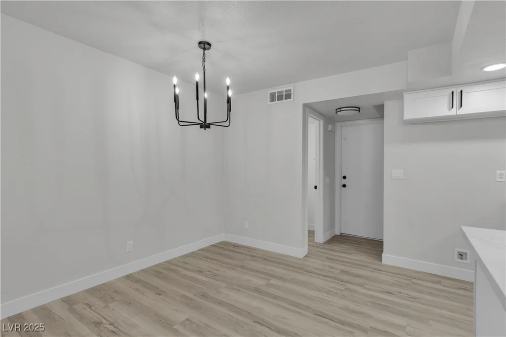 2461 Old Forge, Las Vegas, NV 89121