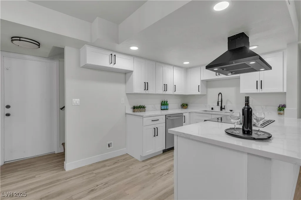 2461 Old Forge, Las Vegas, NV 89121