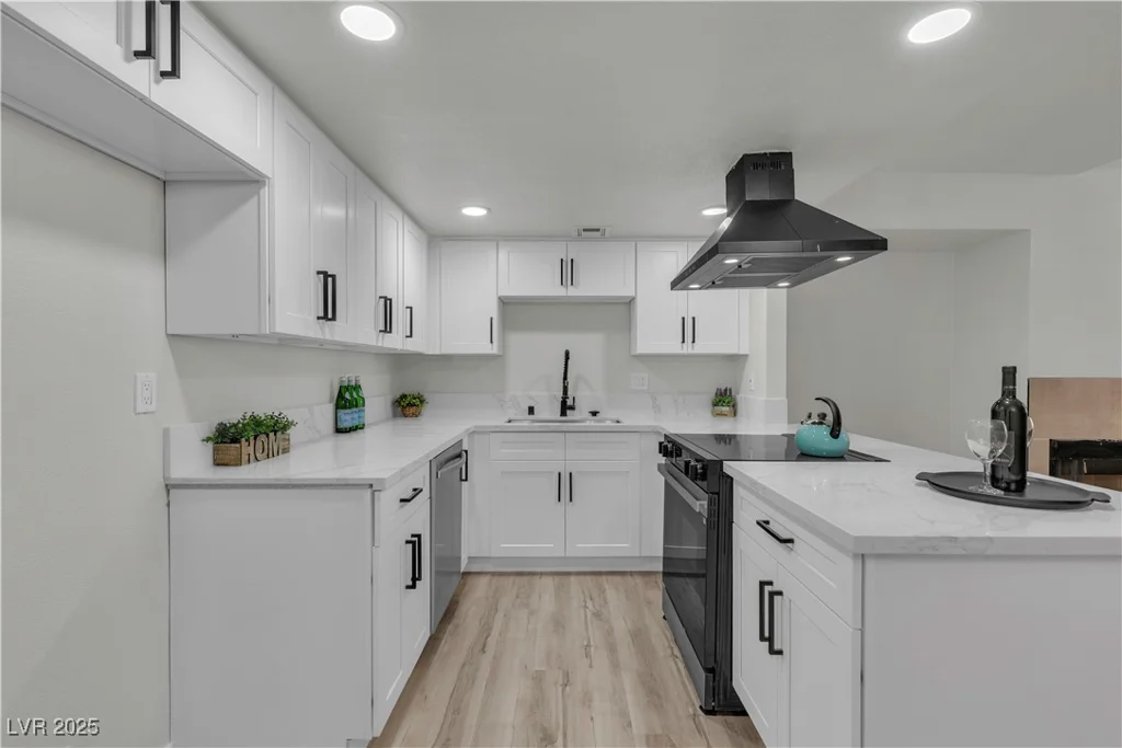 2461 Old Forge, Las Vegas, NV 89121