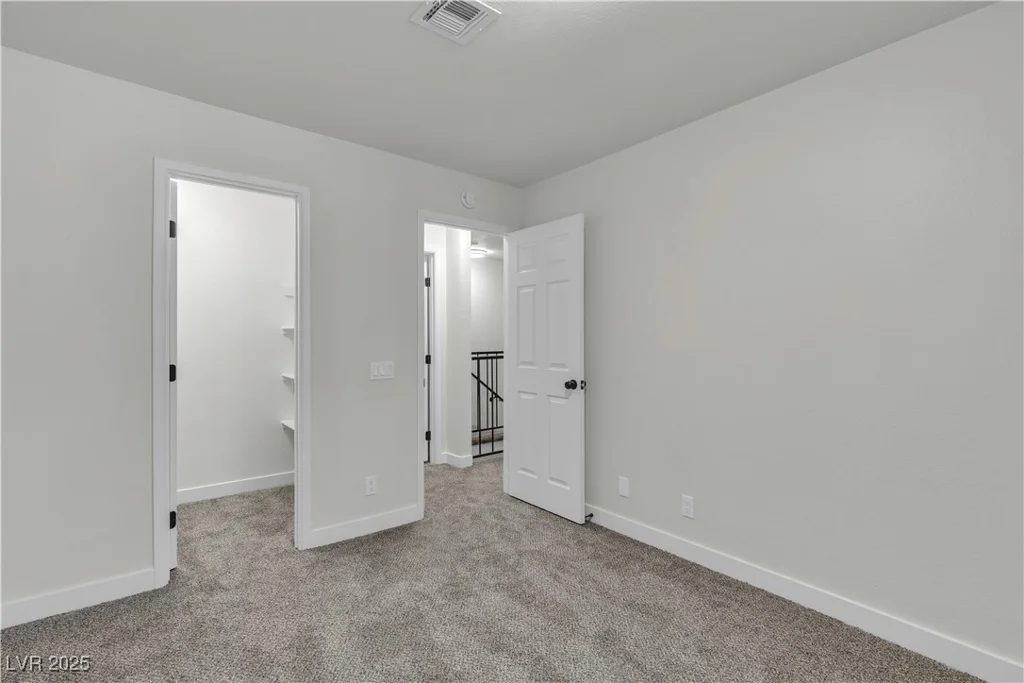 2461 Old Forge, Las Vegas, NV 89121