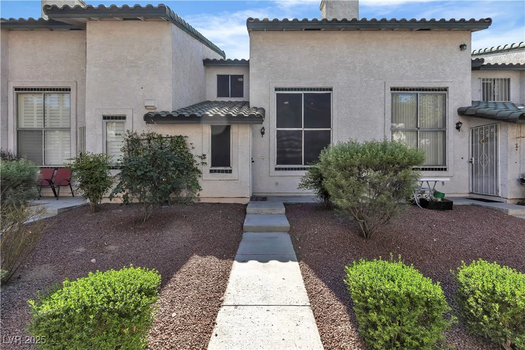 2461 Old Forge, Las Vegas, NV 89121