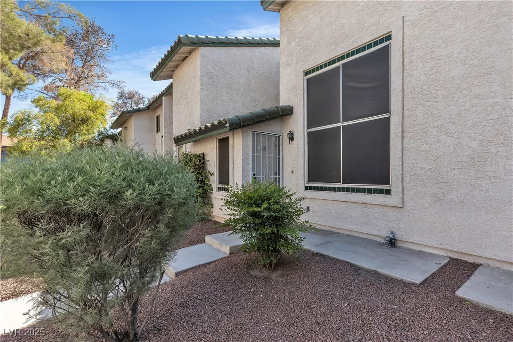 2461 Old Forge, Las Vegas, NV 89121