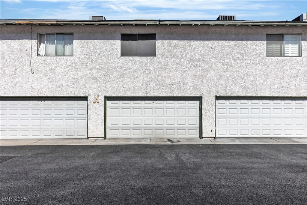 2461 Old Forge, Las Vegas, NV 89121