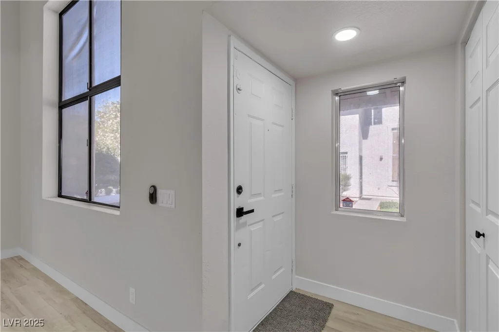 2461 Old Forge, Las Vegas, NV 89121