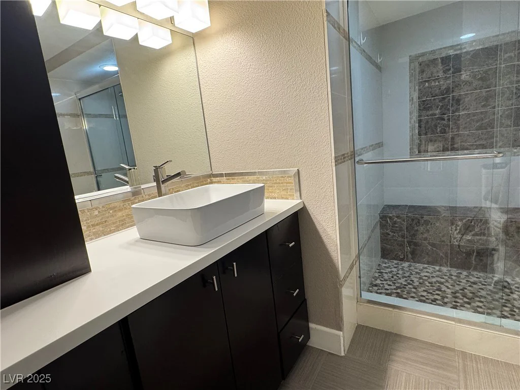 3111 Bel Air, Las Vegas, NV 89109