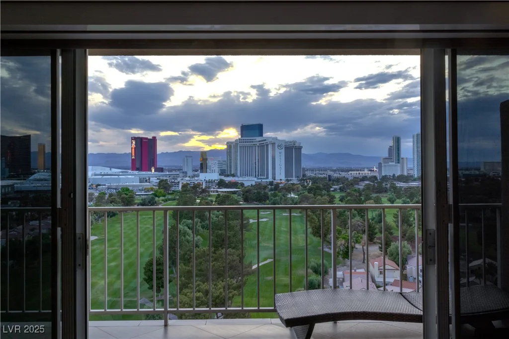 3111 Bel Air, Las Vegas, NV 89109