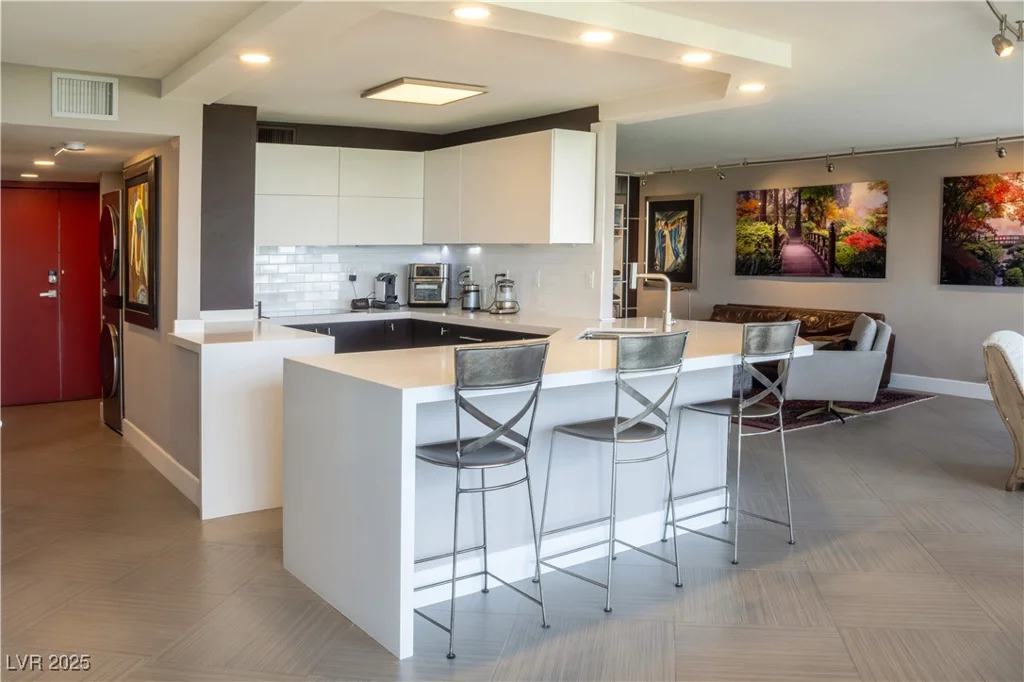 3111 Bel Air, Las Vegas, NV 89109