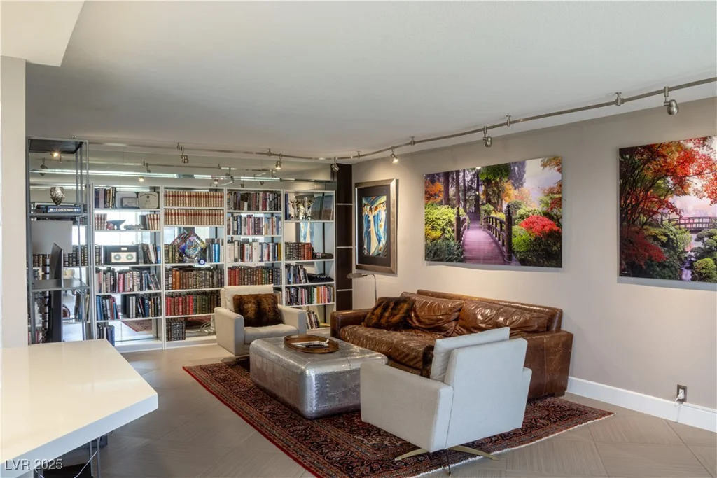 3111 Bel Air, Las Vegas, NV 89109