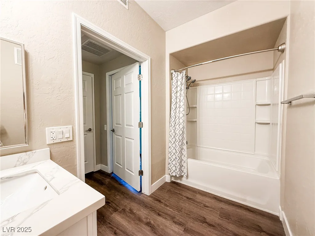 8324 Charleston, Las Vegas, NV 89117