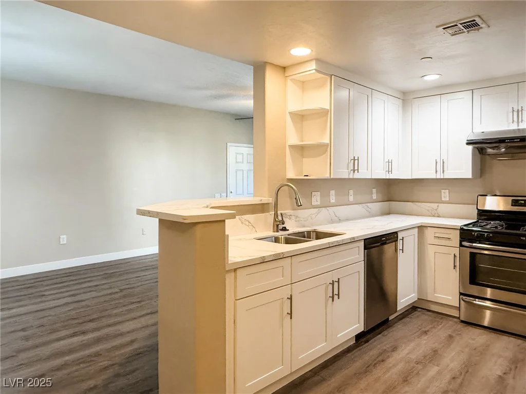 8324 Charleston, Las Vegas, NV 89117