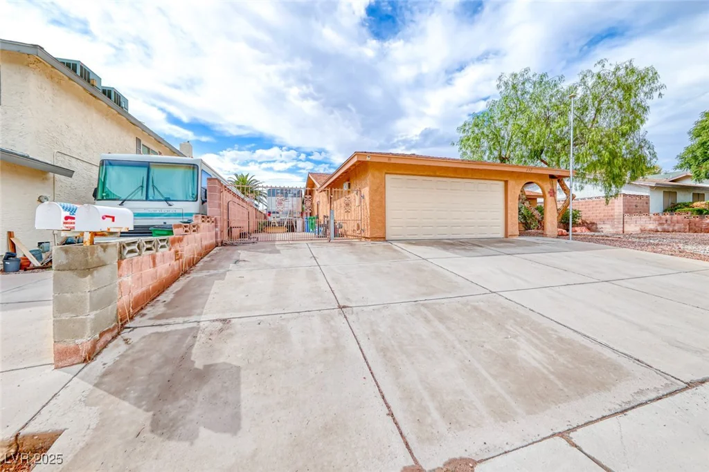 632 Arrayo, Boulder City, NV 89005