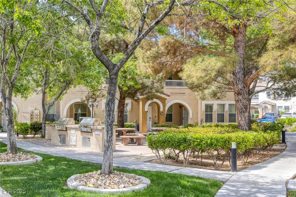 10001 Peace, Las Vegas, NV 89147