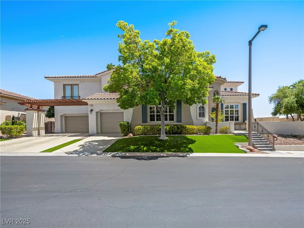 220 Villa Borghese, Las Vegas, NV 89138